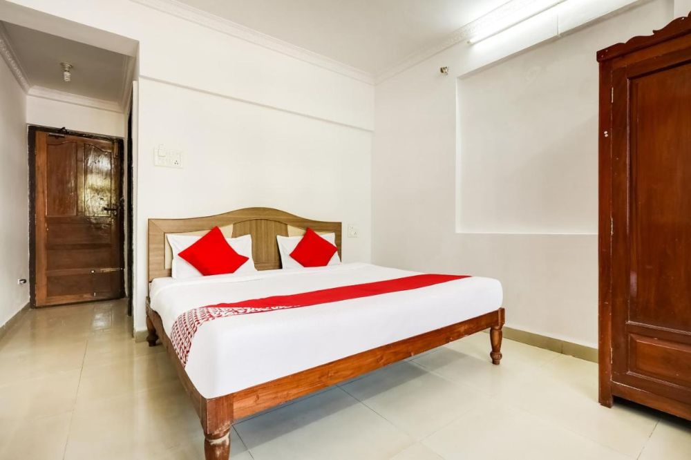 Standard Non AC, Nagas Hotel Satyavati 2*