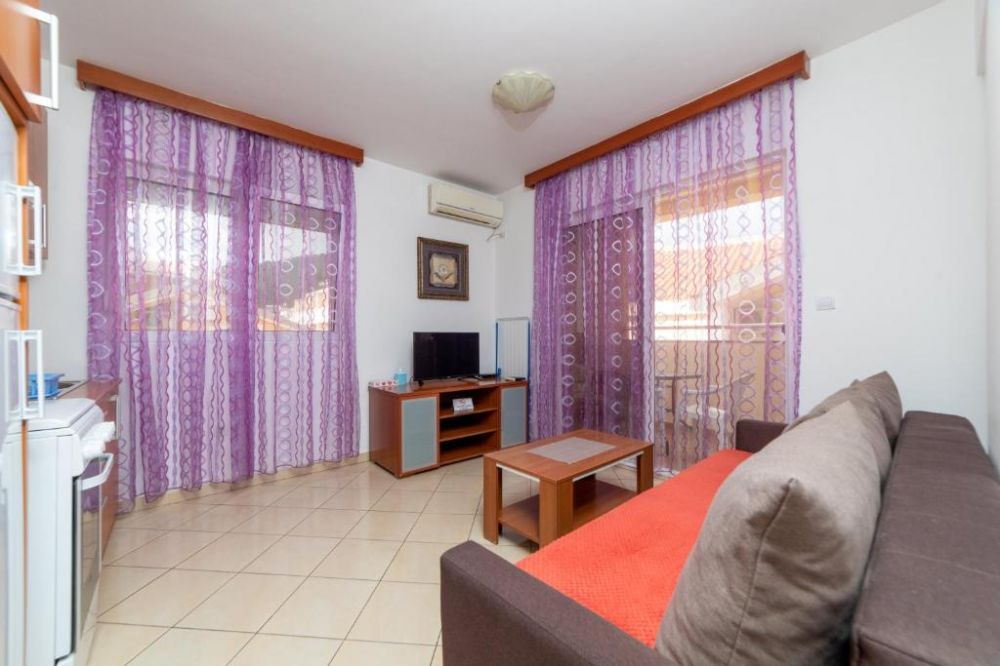 1 bedroom Apartment, Jovan Apartments 3*