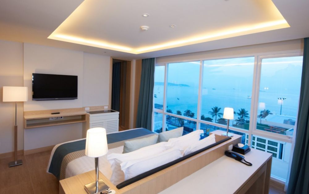 One Bedroom Suite Ocean View, Pattaya Sea View 4*