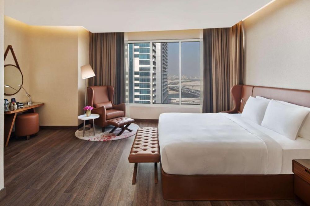 Superior Room, Radisson Blu Hotel Dubai Canal View 4*