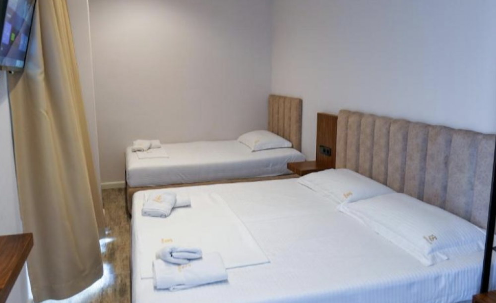 Triple Room with Balcony, Semajo 4*