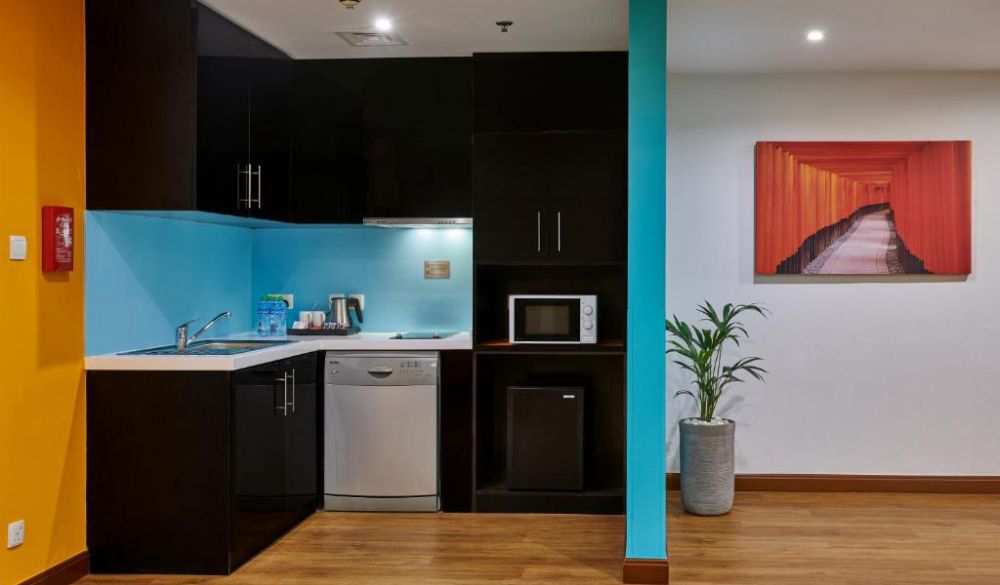 Two-bedroom Suite Balcony Partial Sea View, Ramada Hotel & Suites By Wyndham Jbr (ex. Hawthorn Suites) 4*