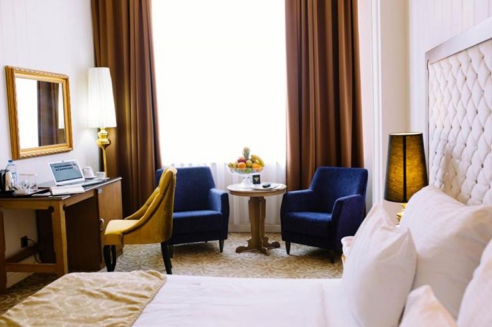 Standard, Teatro Hotel Baku 4*