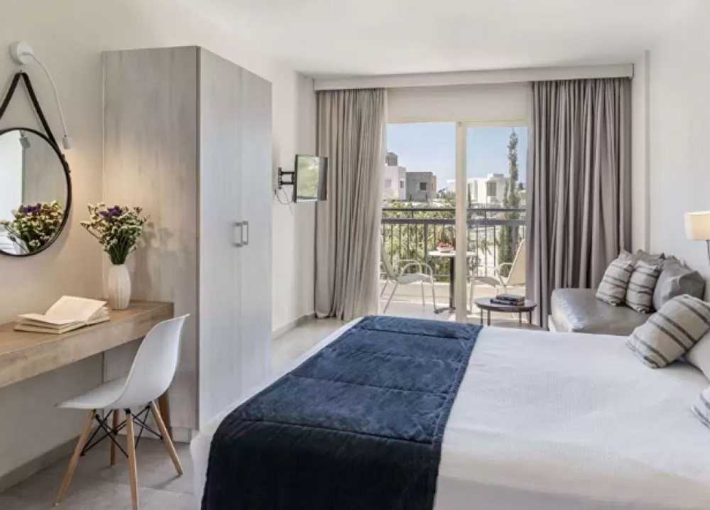 Double Room Pool View, Louis Paphos Breeze 4+