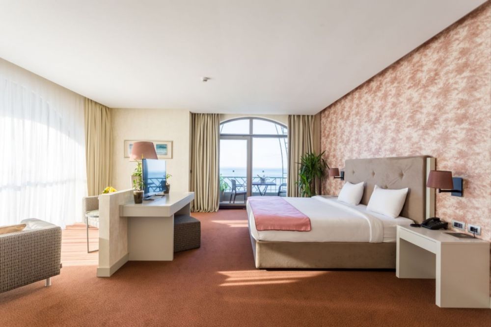 Corner Suite Sea View, Grand Gloria 5*