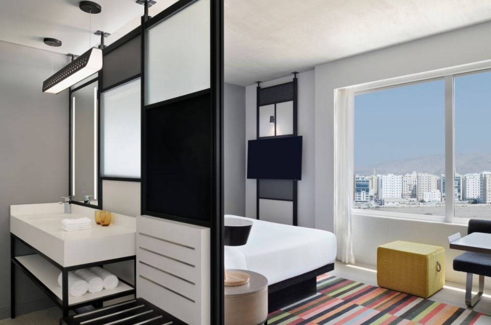 Savy King Rooms / Brezzy Twin Rooms, Aloft Hotel Muscat 4*