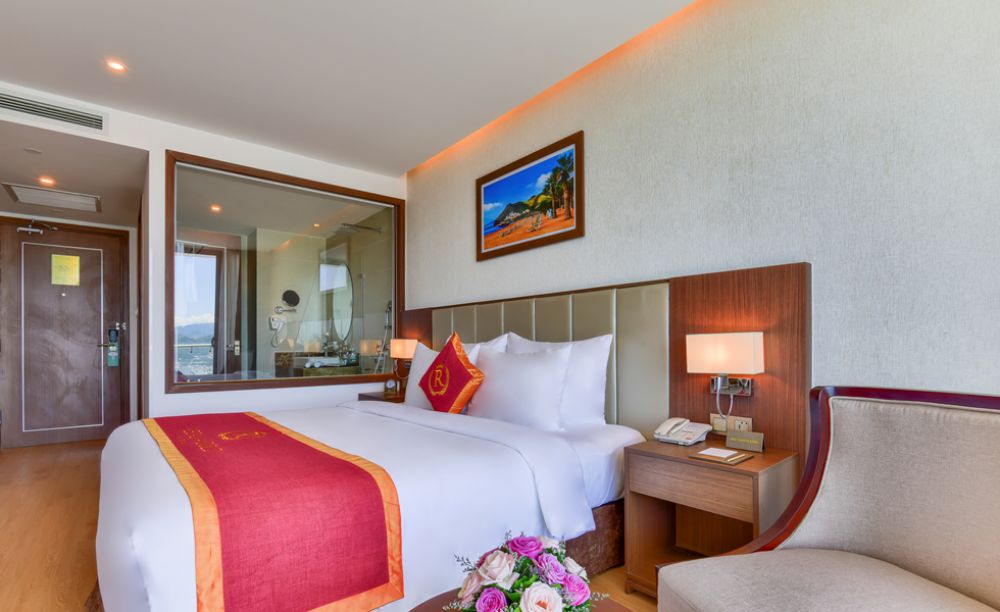 Grand Deluxe Partial Sea View, Regalia Gold Hotel Nha Trang 5*