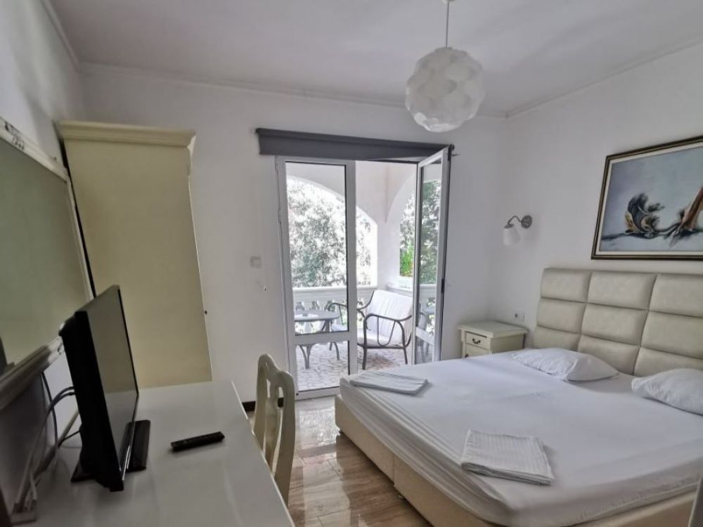 APP 04 Two Bedrooms, Guest House Adrovic 110 3*