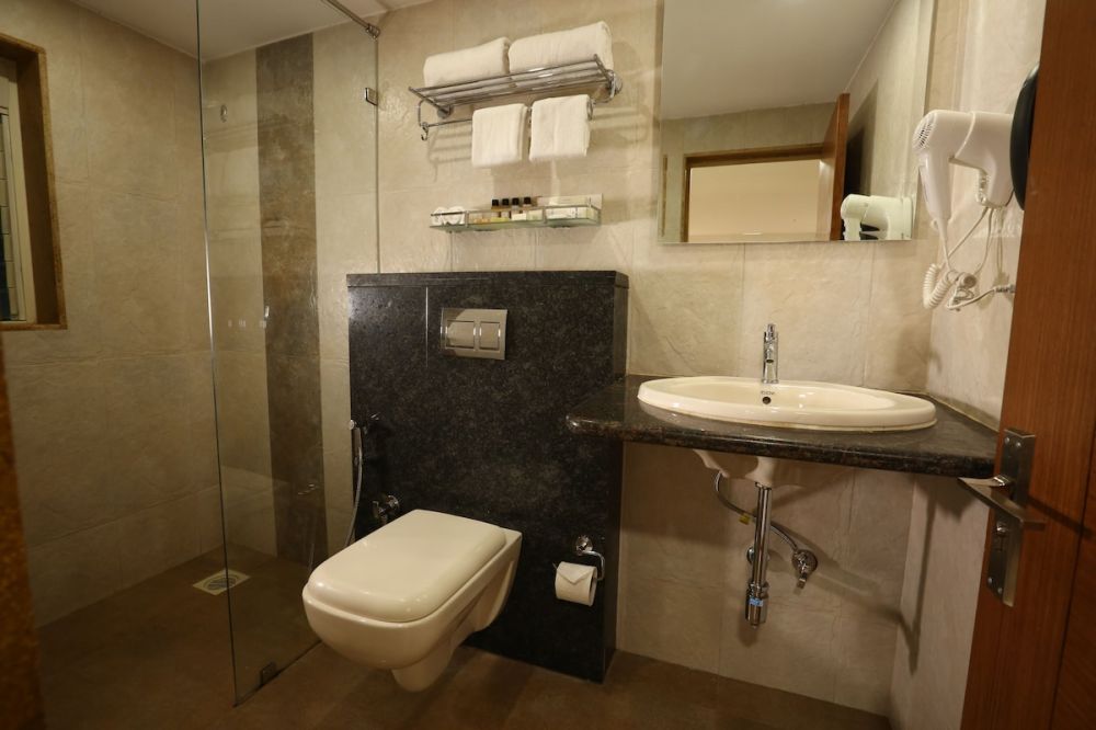 Deluxe, Evoke Lifestyle Candolim 4*