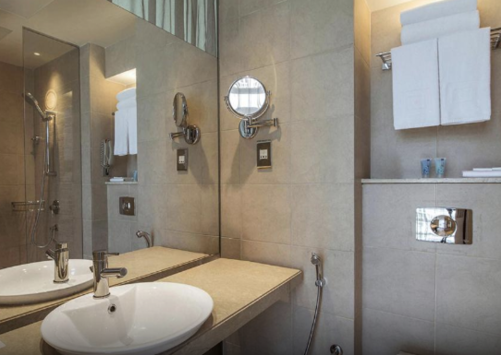 2 Bedroom Suite Plaza View, Yas Plaza Circuit (ex. Centro Yas Island Rotana) 3*