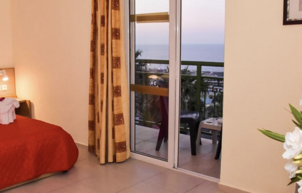 Family Room Open Plan with Sea View, Eri Beach & Village 4*