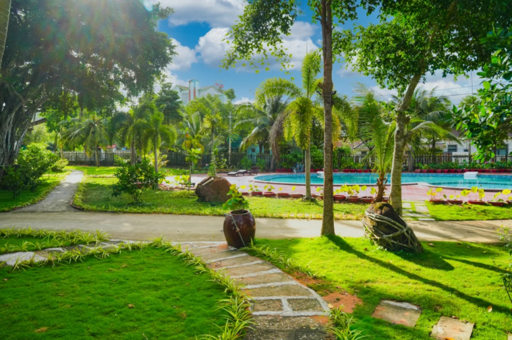 Deluxe Pool Room, YNG Luxor Phu Quoc Resort 3*