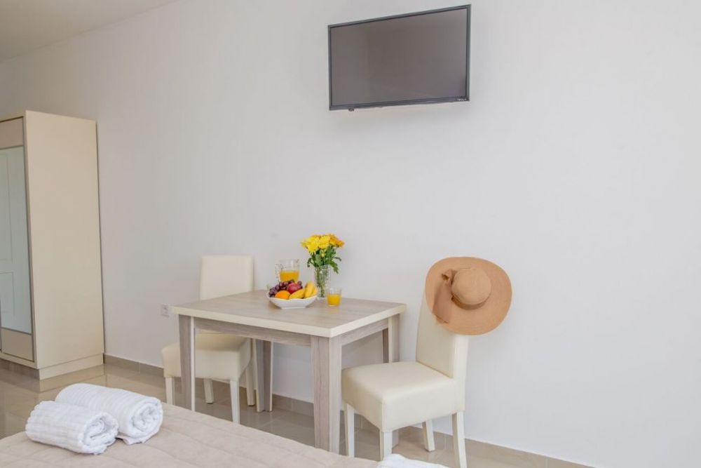 Studio 03+1 std, Montenegro Canj 4*