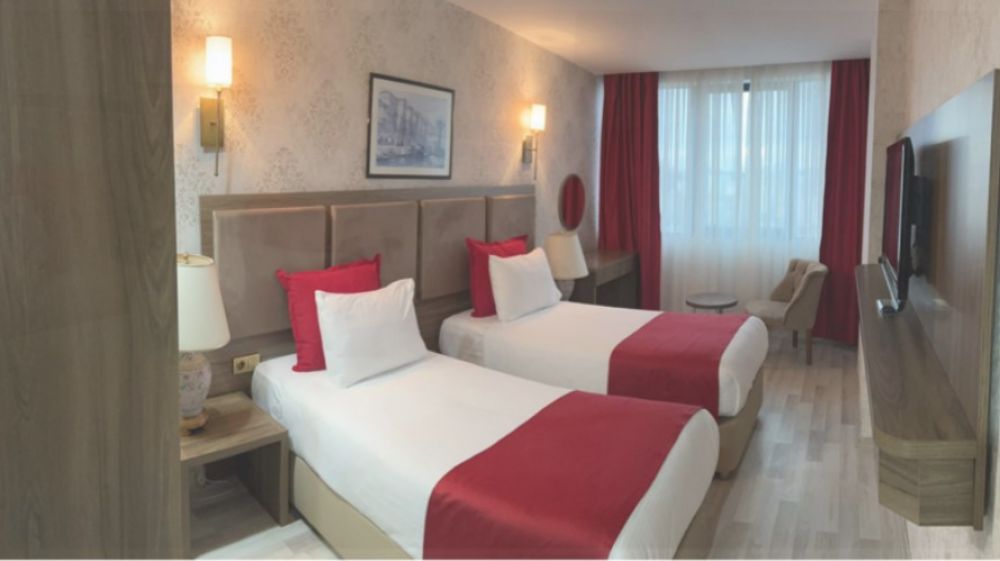 Standard, Euro Plaza Hotel 4*