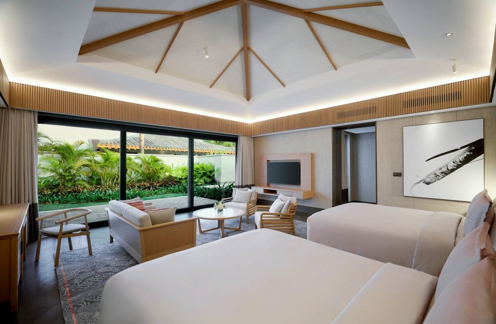 Three-Bedroom Oceanfront Pool Villa, Capella Tufu Bay, Hainan 5*