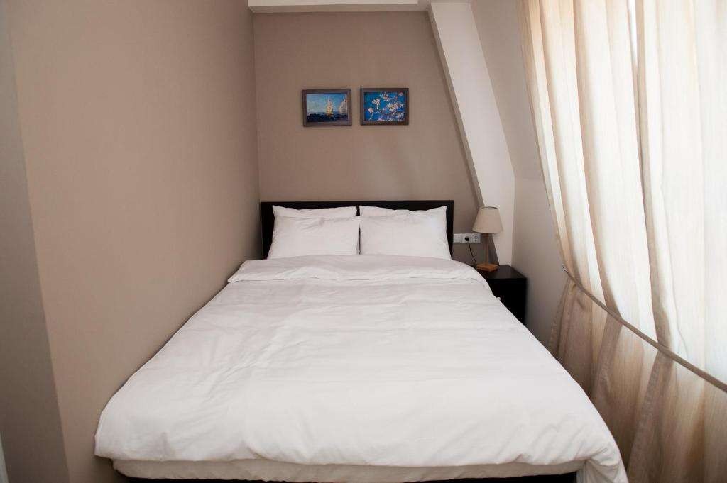 Standard Twin / Dbl/ Triple, Piazza Hotel (ex. Piazza Four Colours) 3*