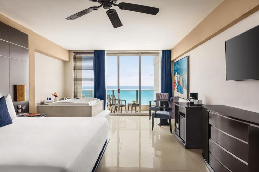 Premium Suite with Jacuzzi, Seadust Cancun Family Resort 5*