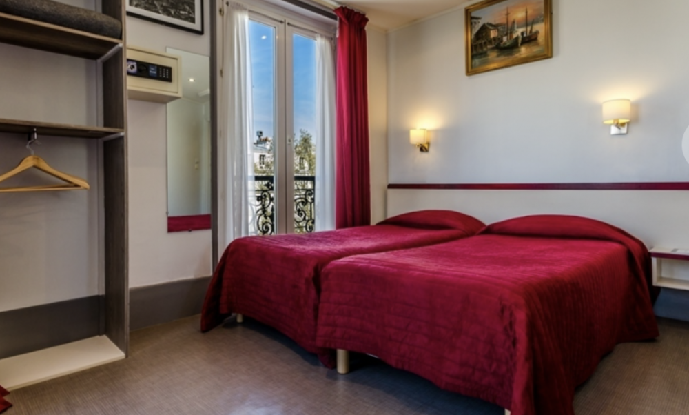 Triple Room, Avenir 2*