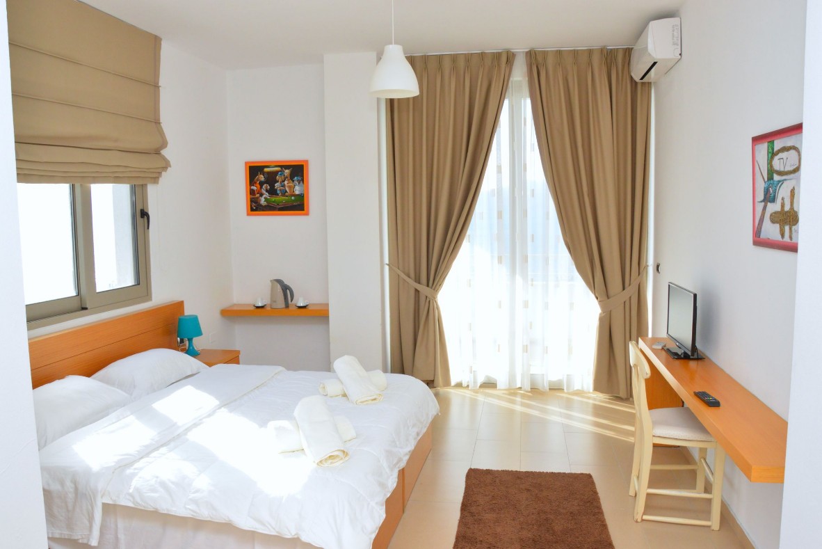 Family Room, Pastarella Summer 4*