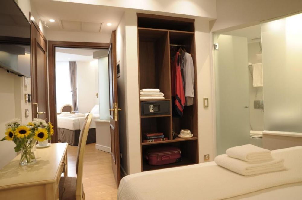 Deluxe Family Interconnected, Acropolian Spirit Boutique Hotel 4*