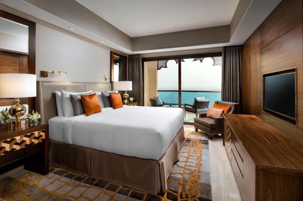 One Bedroom Corner Suite, Fairmont Ajman 5*