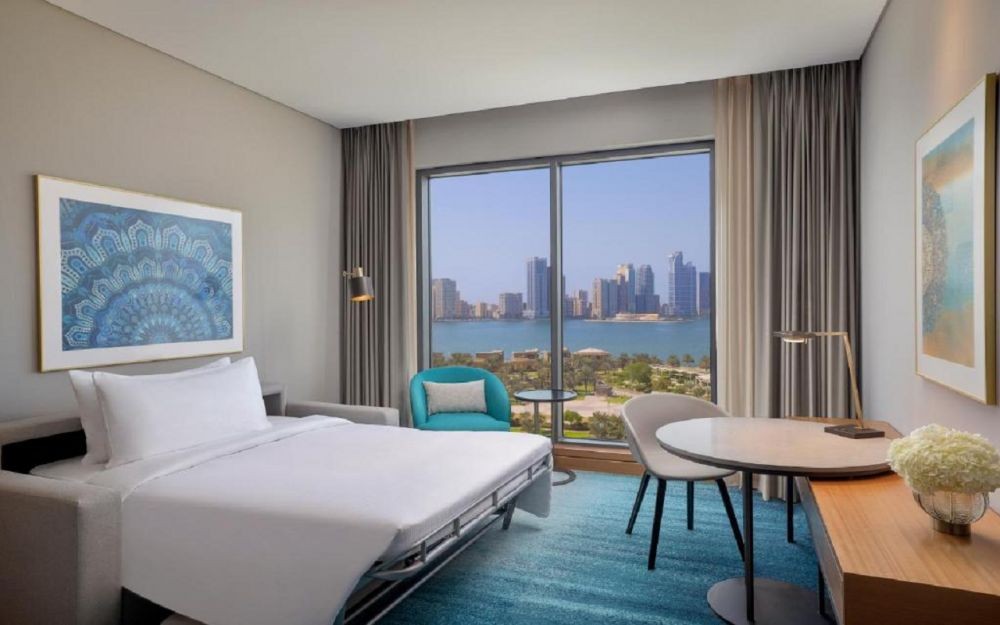 King Deluxe Room WV, Doubletree by Hilton Sharjah Waterfront Hotel 4*