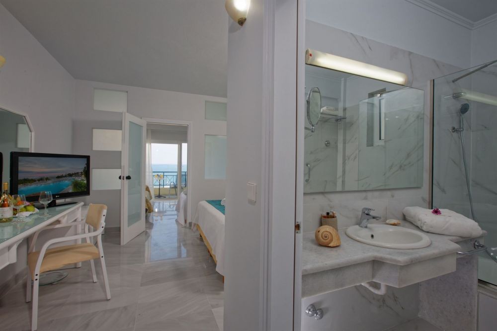 Suite 1 Bedroom Sea View/Private Pool, Rethymno Mare Royal & Water Park 5*