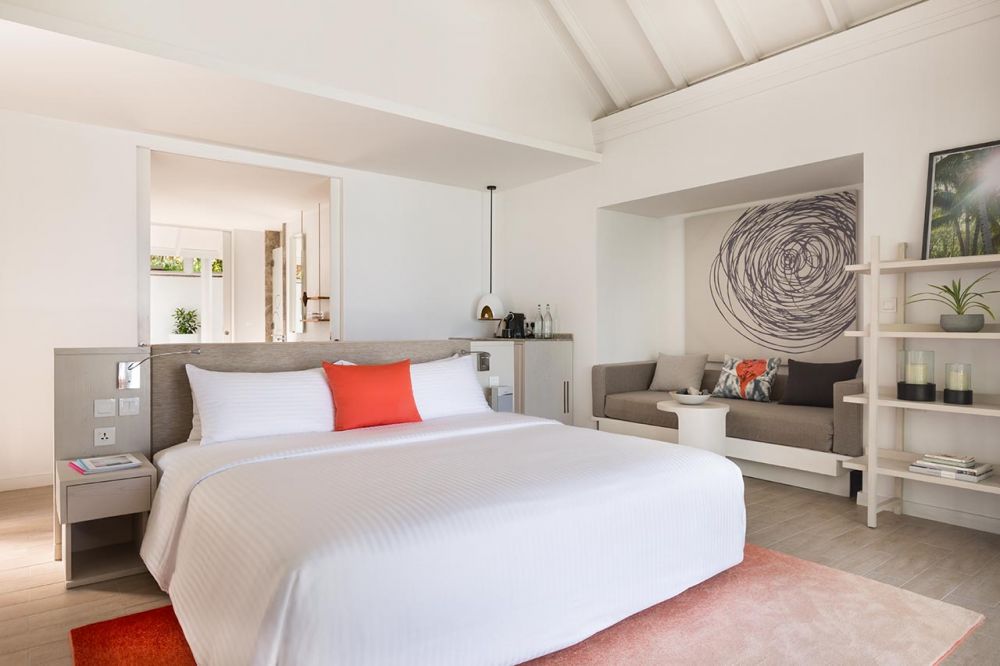 Beachfront Infinity Pool Villa, LUX* South Ari Atoll 5*