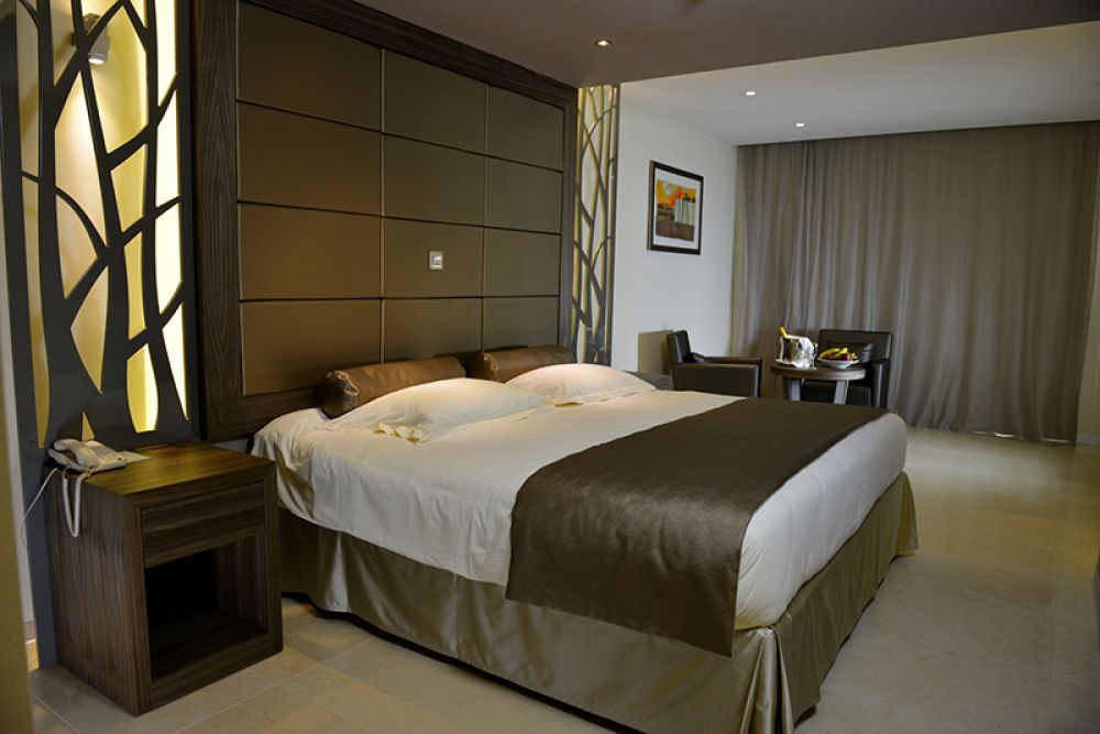 Deluxe Pool or Side Sea, Adams Beach Hotel 5*
