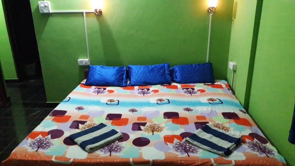 Partial SV Non AC, Savitri Guest House 