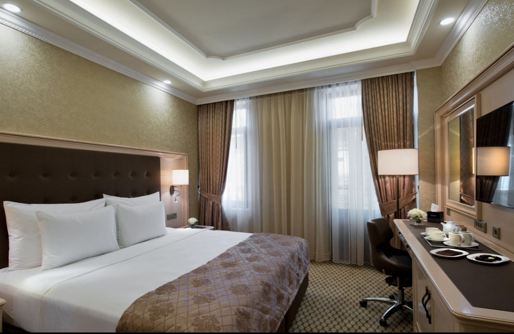 Deluxe Room, Hotel London 1889 (ex. Divan Suites Batumi) 5*