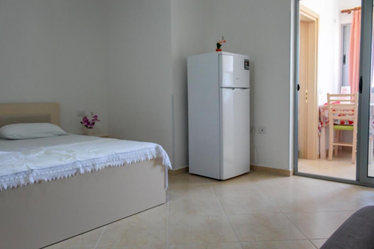 Studio Apartment, Erion' s Apartment 3*