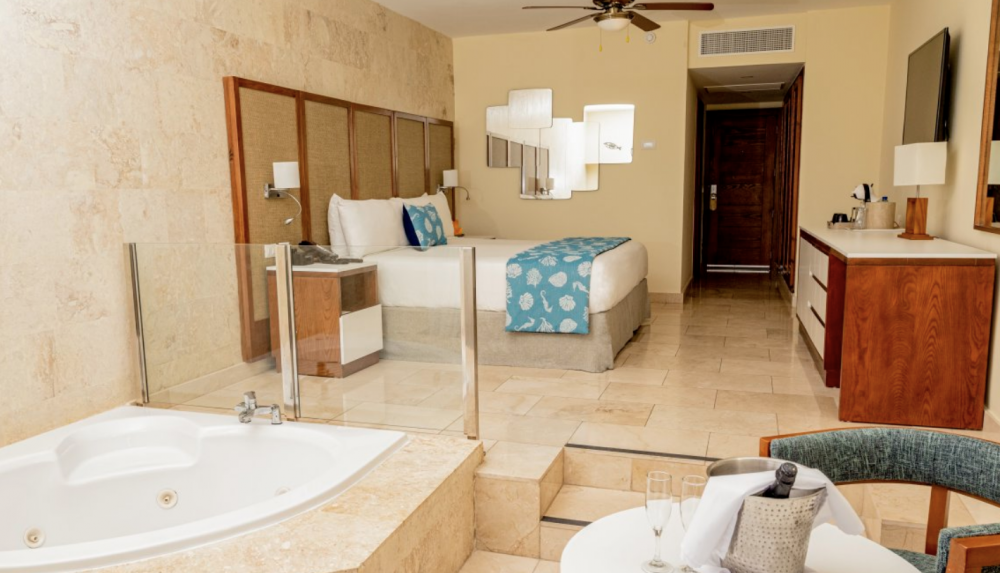 Junior Suite Ocean Front With Jacuzzi, Impressive Premium Punta Cana (ex. Impressive Premium Resort & Spa Punta Cana) 5*