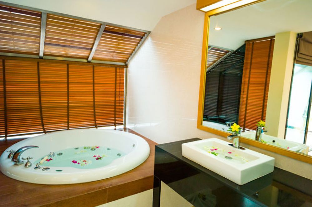 Deluxe Suite, Chang Buri Resort & SPA 3*