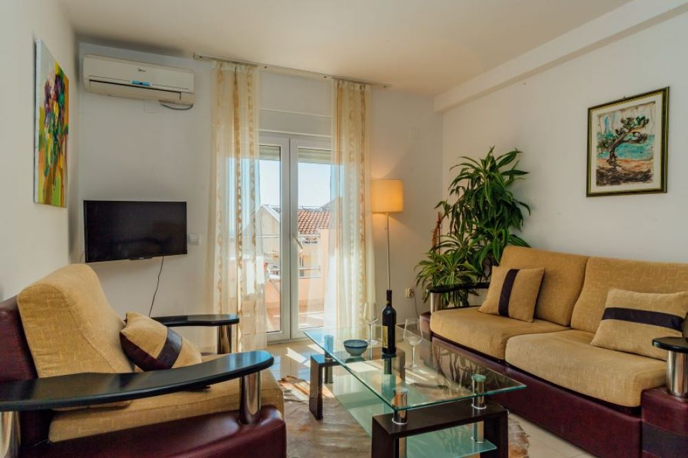 APP 04, Andric Apartments 4*