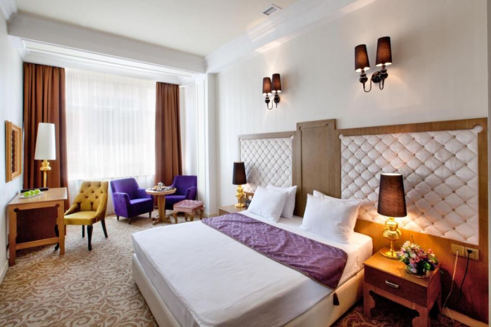 Standard, Teatro Hotel Baku 4*