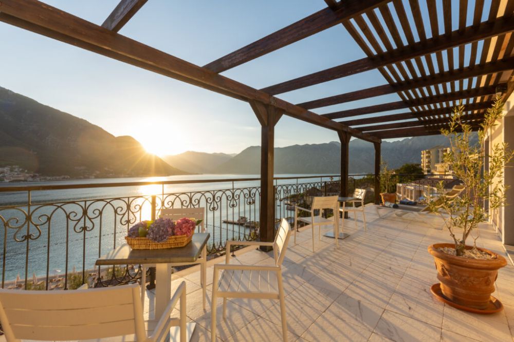 3 Bedroom SV Suite, Huma Kotor Bay 5*