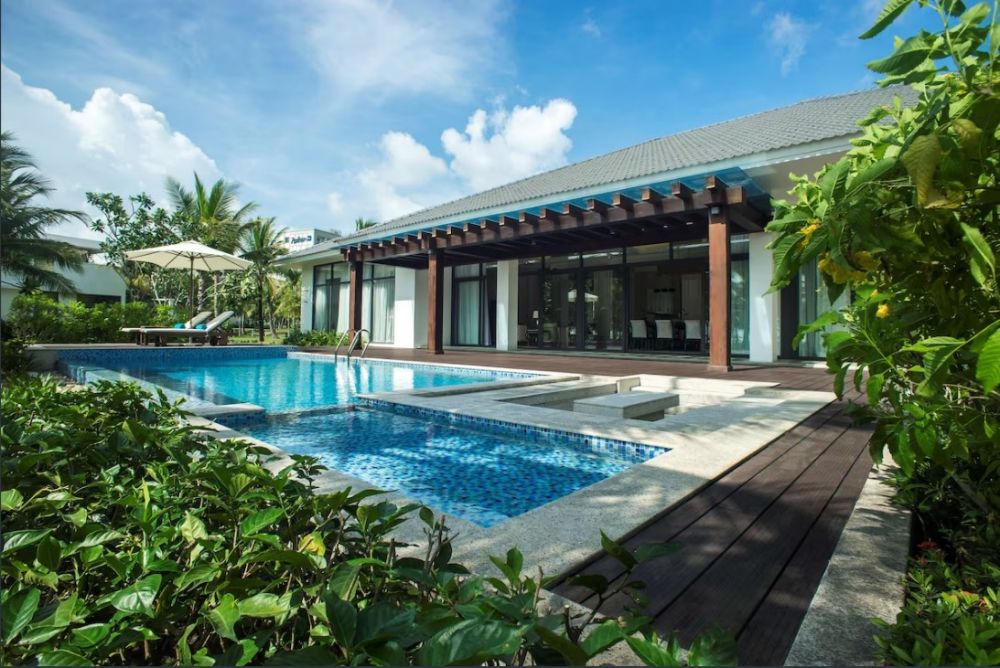 3 Bedroom Sapphire Beach Villa, Radisson Blu Resort Phu Quoc 5*