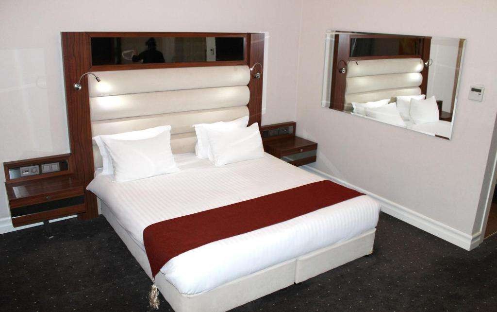 Superior, Batumi World Palace 4*