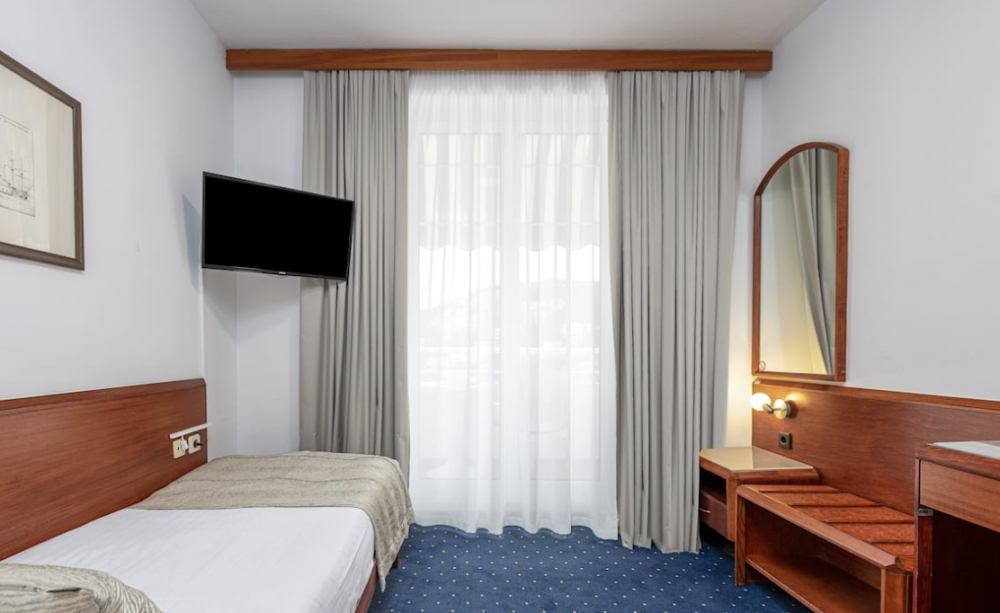 Standard Single Room, Komodor 3*