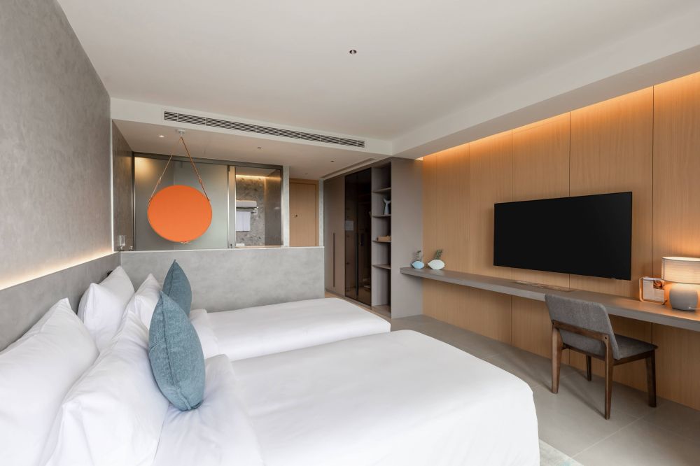 Deluxe Room, Kora Beach Resort Phuket 5*