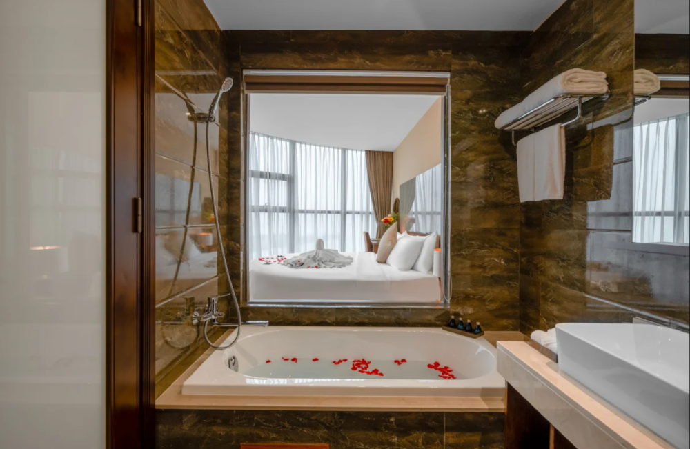L'amour, Alan Sea Hotel Danang 5*