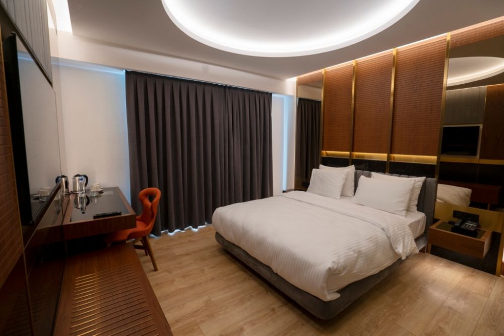 Premier Twin Or Double Room, Henna Hotel 3*