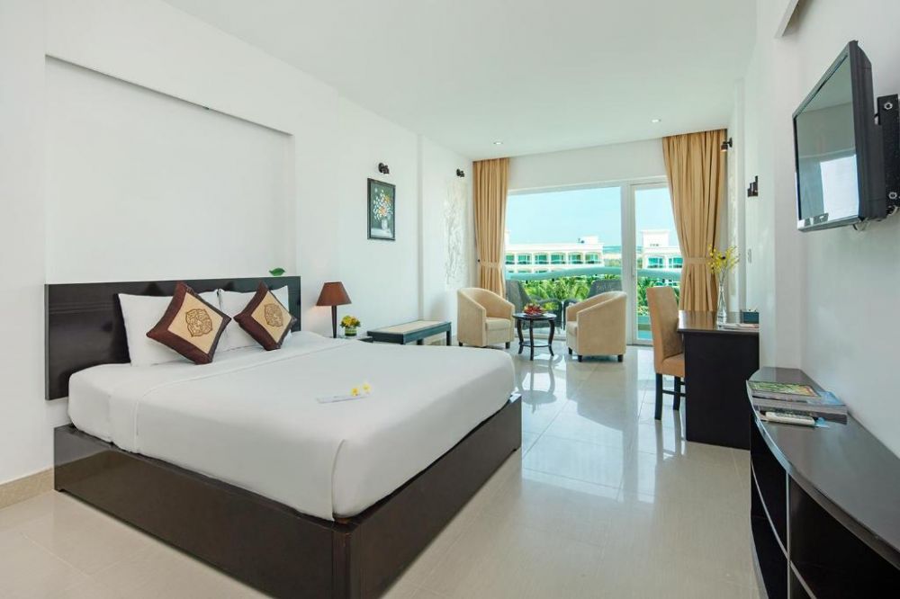 Deluxe GV/OV, The Sailing Bay Beach Resort 4*