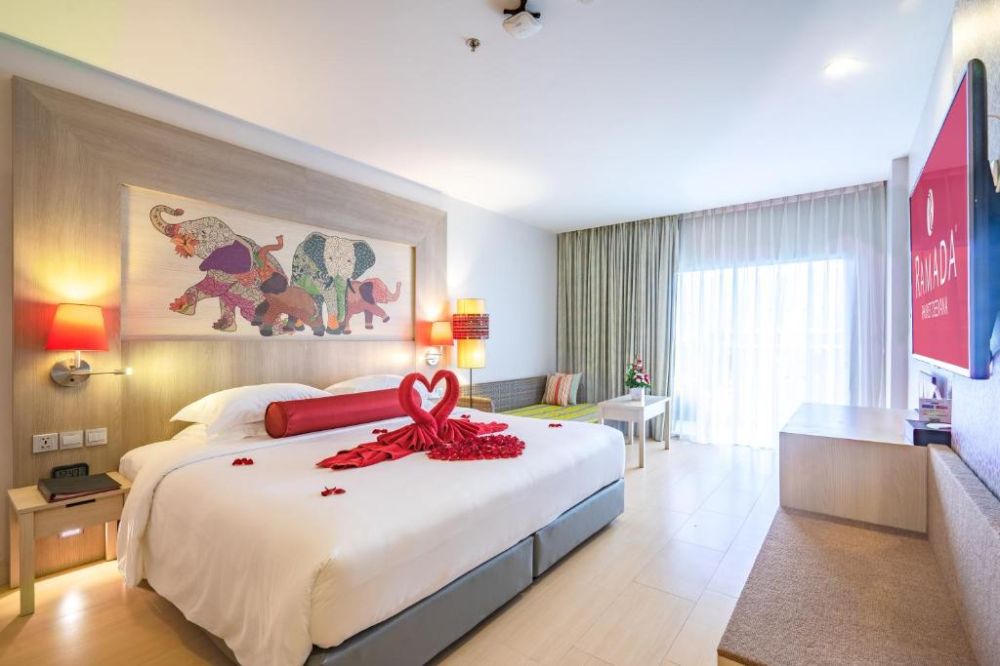 Premier Room, Ramada Phuket Deevana 4*