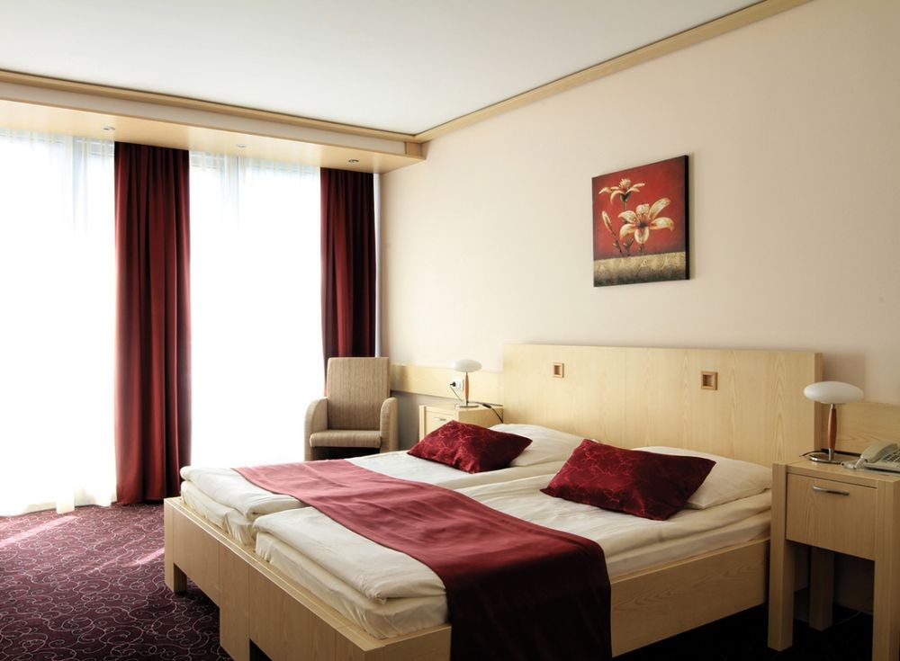 Double Forest/Park, Grand Hotel Donat 4*