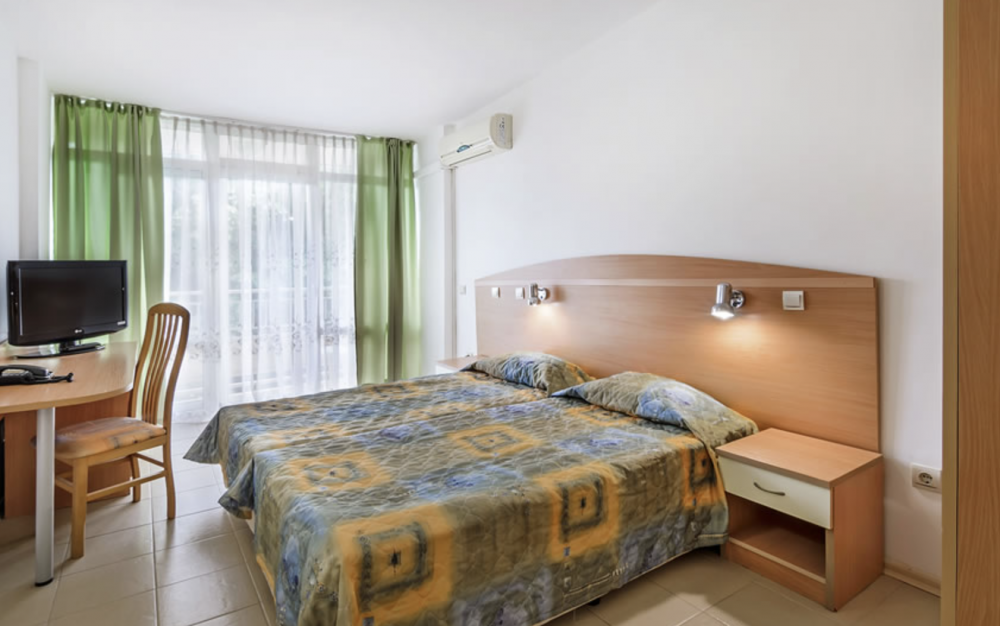 /Double Room, Gloria St. Constantine 3*