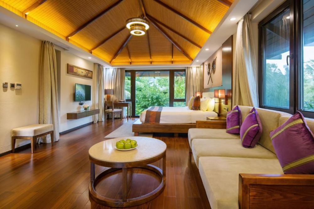 5 Bedrooms Villa, Yalong Bay Villas & Spa 5*