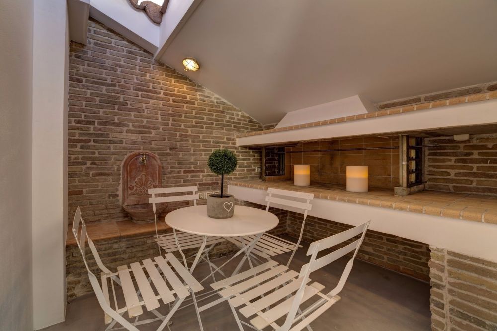 Skylight Loft, Home & Poetry Hotel 4*