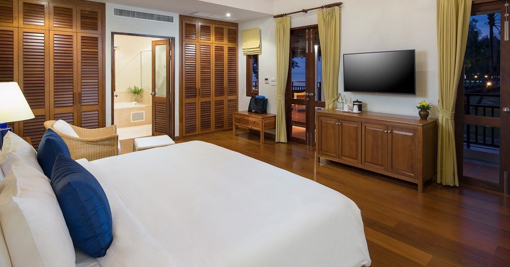 Honeymoon Villa Beachfront, Le Menara Khao Lak 5*